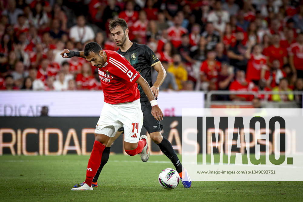 Ferro defender of Estrela Amadora battle for the ball with Vangelis Pavlidis forward of SL Benfica during the Liga Portugal Betclic match between SL Benfica and CF Estrela Amadora at Estadio da Luz on August 24, 2024 in Lisbon, Portugal (Valter Gouveia SPP)