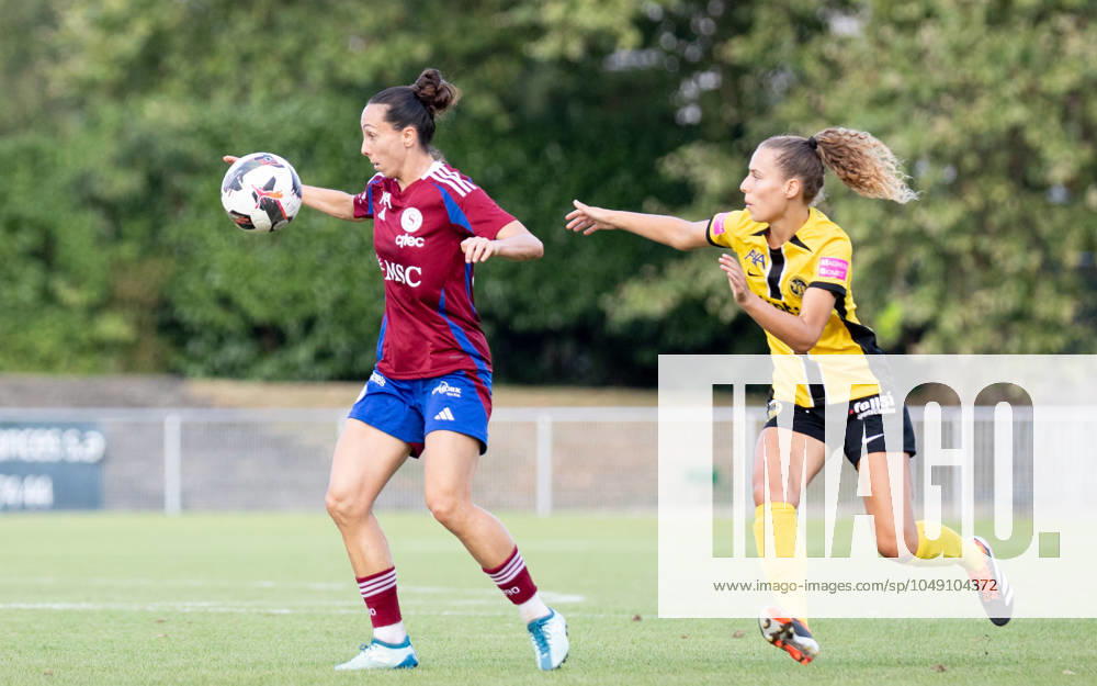 Stade des Trois Chêne, Stade des Trois Chêne, Women s Super League Servette FC Chênois Fôminin BSC YB Women, 29 Paloma Lazaro Torres Del Molino Servette looks to bring the ball down Stade des Trois Chêne Stade des Trois Chêne Geneva Switzerland