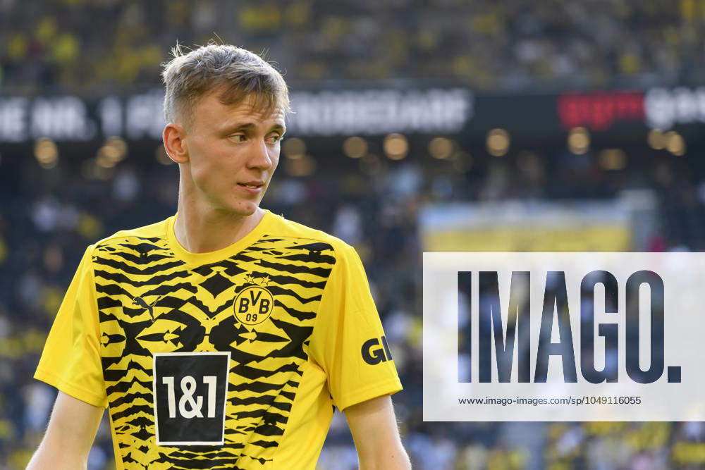 Maximilian Beier Borussia Dortmund looks on during the Bundesliga match between Borussia Dortmund and Eintracht Frankfurt at SIGNAL IDUNA PARK on August 24, 2024 in Dortmund, Germany Photo by Max Maiwald DeFodi Images Defodi 067 BVBSGE0240824 264 Defodi-067 DFL regulations prohibit any use of photographs as image sequences and or quasi-video.