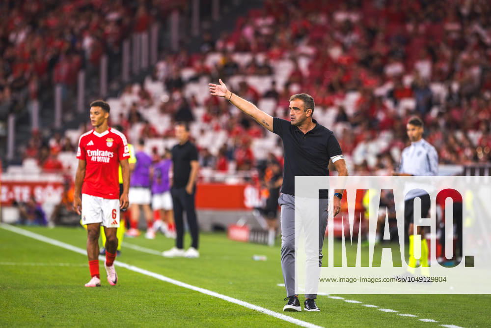 SL Benfica Vs CF Estrela da Amadora in Lisbon, Portugal - 24 Aug 2024 Filipe Martins, coach of CF Estrela Amadora gestures during the Liga Portugal Betclic match between SL Benfica and CF Estrela da Amadora at Estadio da Luz. Final score: SL Benfica 1 - 0 CF Estrela da Amadora Lisbon Portugal