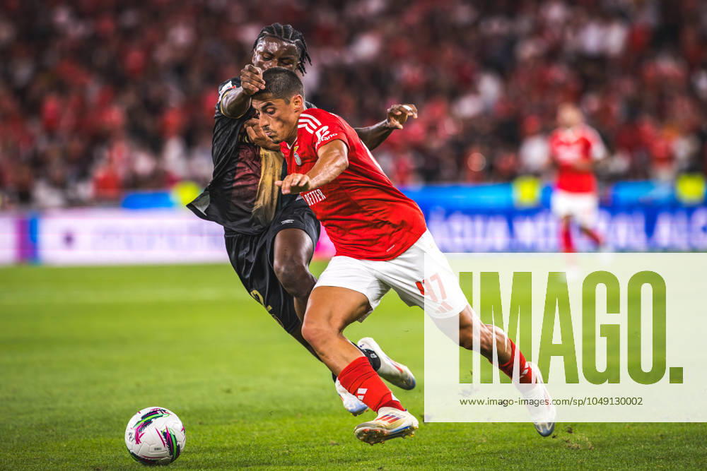 SL Benfica Vs CF Estrela da Amadora in Lisbon, Portugal - 24 Aug 2024 Tiago Gouveia of SL Benfica (R) and Manuel Keliano of CF Estrela da Amadora (L) in action during the Liga Portugal Betclic match between SL Benfica and CF Estrela da Amadora at Estadio da Luz. Final score: SL Benfica 1 - 0 CF Estrela da Amadora Lisbon Portugal