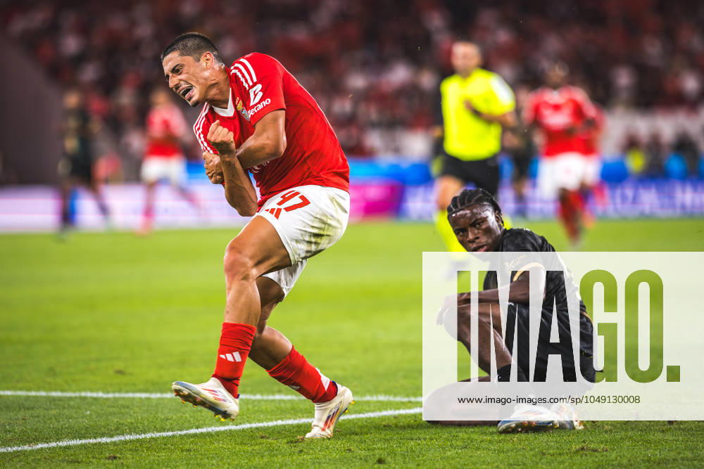 SL Benfica Vs CF Estrela da Amadora in Lisbon, Portugal - 24 Aug 2024 Tiago Gouveia of SL Benfica (R) with Manuel Keliano of CF Estrela da Amadora (L) in action during the Liga Portugal Betclic match between SL Benfica and CF Estrela da Amadora at Estadio da Luz. Final score: SL Benfica 1 - 0 CF Estrela da Amadora Lisbon Portugal