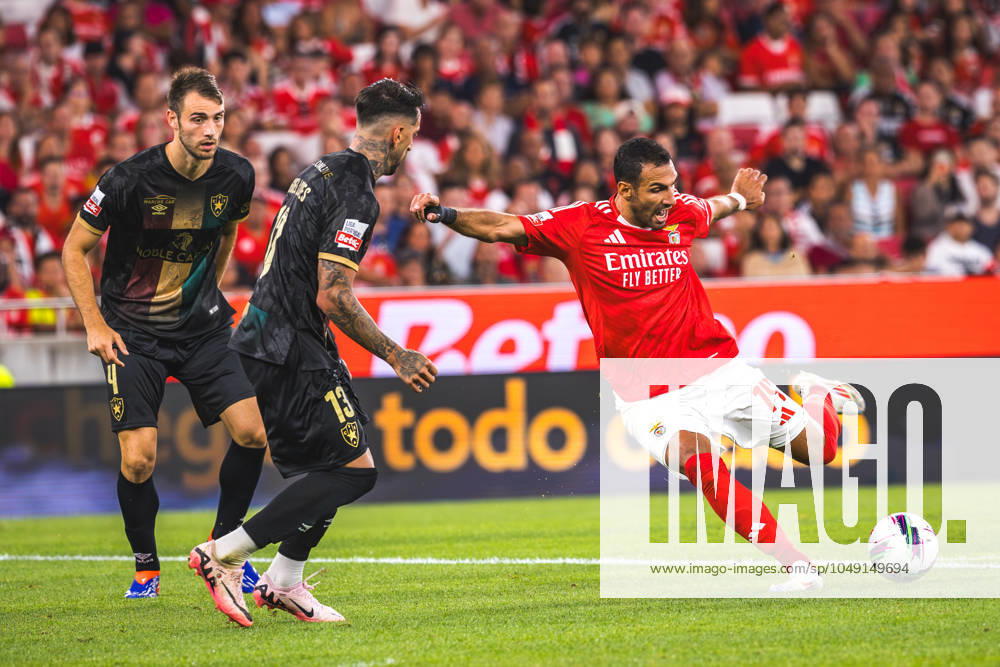 Evangelos Pavlidis of SL Benfica (R) with Miguel Lopes (C) and Francisco Reis Ferreira also known as Ferro (L) of CF Estrela da Amadora in action during the Liga Portugal Betclic match between SL Benfica and CF Estrela da Amadora at Estadio da Luz. Final score: SL Benfica 1 - 0 CF Estrela da Amadora Lisbon Portugal - ZUMAs197 20240824_aab_s197_047