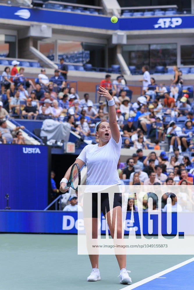 Jeļena Ostapenko practices during Fan Week at the USTA Billie Jean King National Tennis Center on Sunday August 25, 2024 in the Flushing neighborhood of the Queens borough of New York City. JAVIER ROJAS PI Flushing Meadows USA - ZUMAp124 20240825_zaa_p124_009