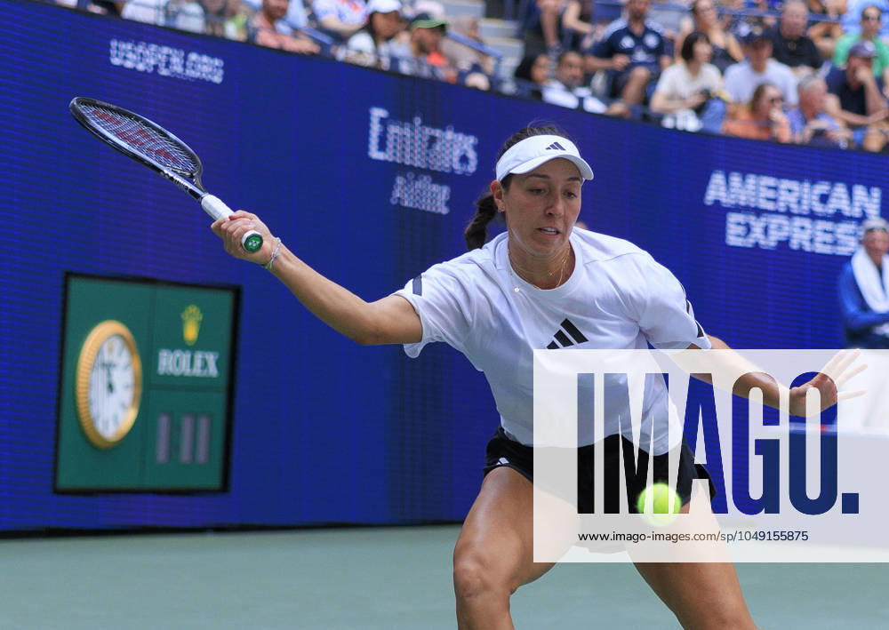 Jessica Pegula practices during Fan Week at the USTA Billie Jean King National Tennis Center on Sunday August 25, 2024 in the Flushing neighborhood of the Queens borough of New York City. JAVIER ROJAS PI Flushing Meadows USA - ZUMAp124 20240825_zaa_p124_013