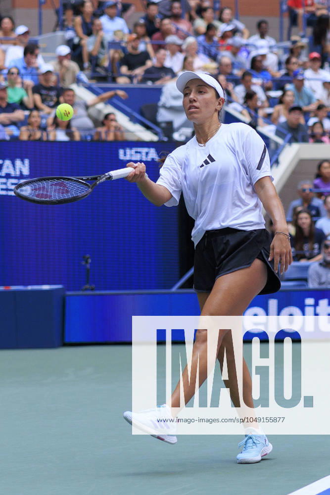 Jessica Pegula practices during Fan Week at the USTA Billie Jean King National Tennis Center on Sunday August 25, 2024 in the Flushing neighborhood of the Queens borough of New York City. JAVIER ROJAS PI Flushing Meadows USA - ZUMAp124 20240825_zaa_p124_015