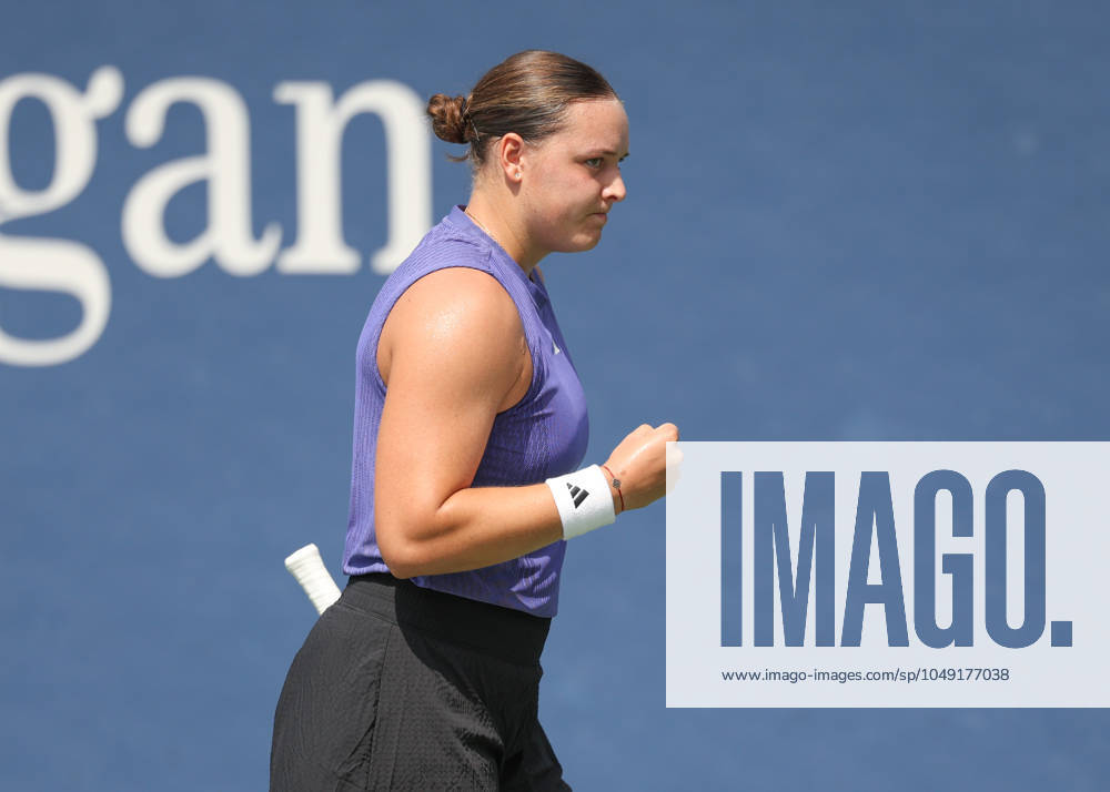 Jule Niemeier GER makes a fist and cheers, cheers, joy, emotion