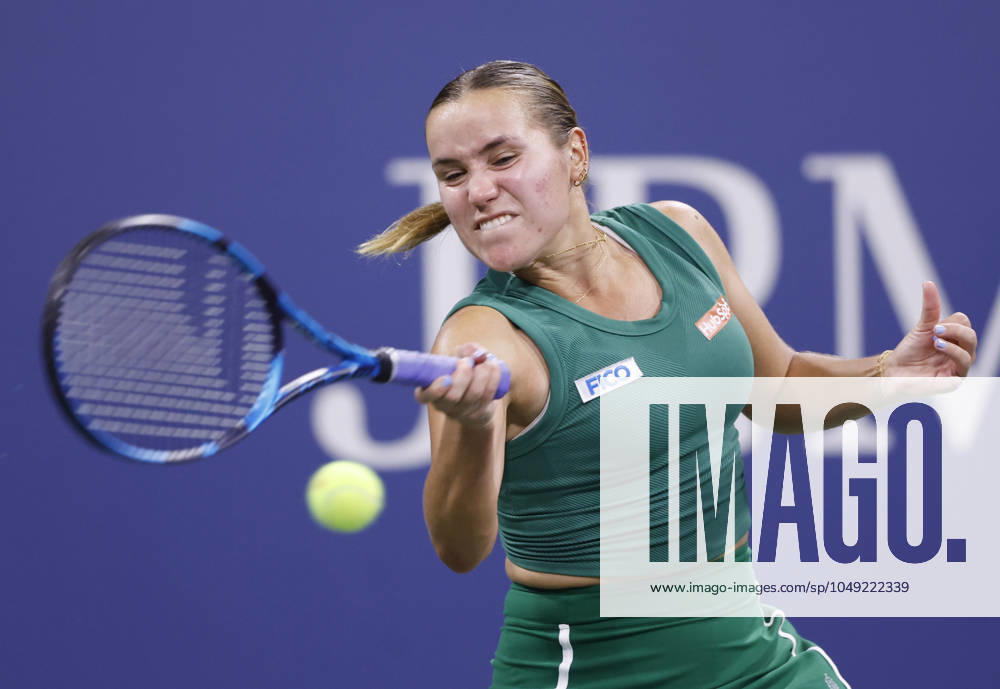 Sofia Kenin returns a ball to Emma Raducanu of the United Kingdom in her first round 3 sets victory at the 2024 US Open Tennis Championships in at the USTA Billie Jean King National Tennis Center on Tuesday, August 27, 2024 in New York City. NYP20240827120 JOHNxANGELILLO
