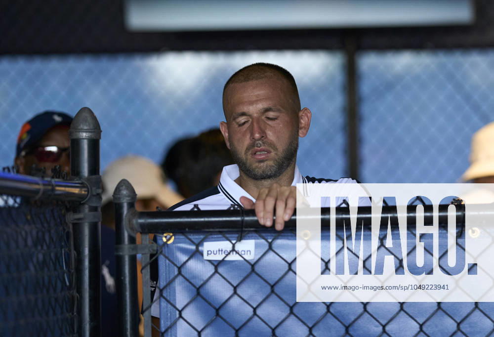 US Open Tennis 2024 Dan Evans looks exhausted as he leaves court of a toilet break during the longest match in US Open history in the first round on court 6 at the 2024 US Open Tennis Championships at the National Tennis centre, New York, New York, 27 Aug 2024., Credit:Peter van den Berg Avalon USA, New York, New York, National Tennis Centre