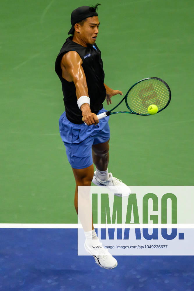2024 US Open Tennis Championships at the USTA Billie Jean King National Tennis Centre Featuring: Tu Li Where: Queens, New York, United States When: 27 Aug 2024 Credit: David Lobel INSTARimages . NOT FOR USE BY NEWSPAPERS BASED IN THE UK.