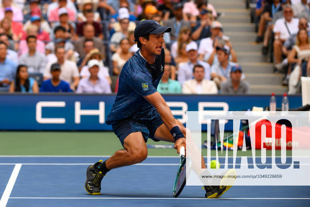 2024 US Open Tennis Championships at the USTA Billie Jean King National Tennis Centre Featuring: Mackenzie McDonald Where: Queens, New York, United States When: 27 Aug 2024 Credit: David Lobel INSTARimages . NOT FOR USE BY NEWSPAPERS BASED IN THE UK.