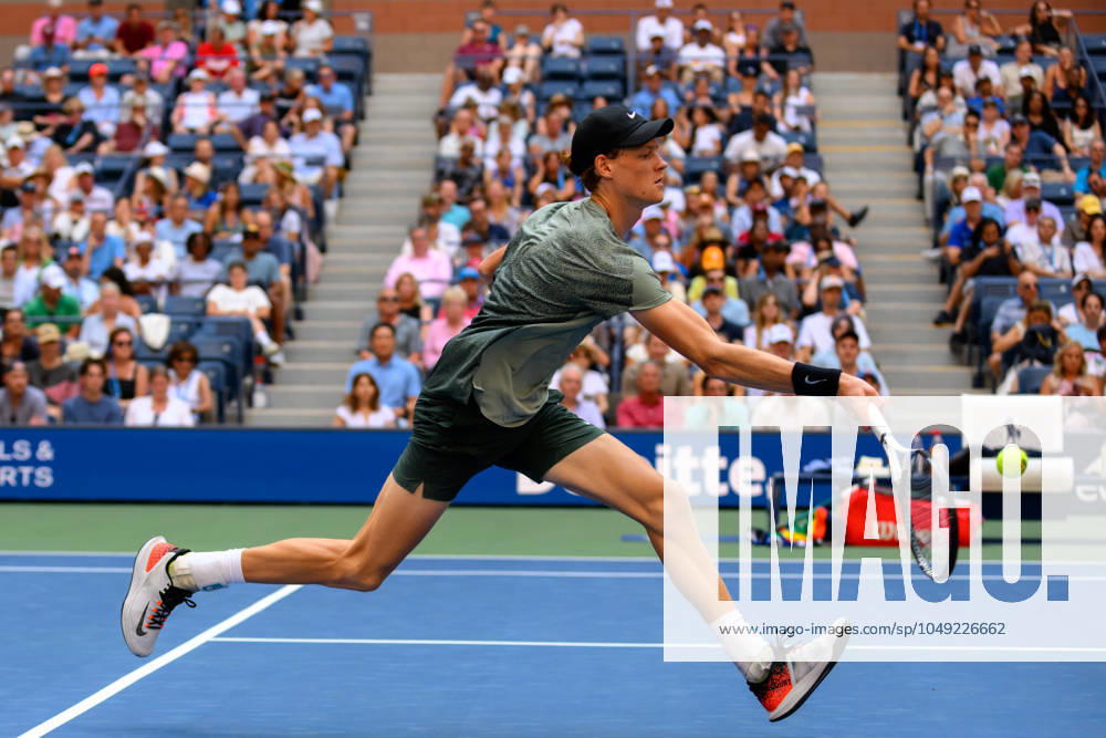 2024 US Open Tennis Championships at the USTA Billie Jean King National Tennis Centre Featuring: Jannik Sinner Where: Queens, New York, United States When: 27 Aug 2024 Credit: David Lobel INSTARimages . NOT FOR USE BY NEWSPAPERS BASED IN THE UK.