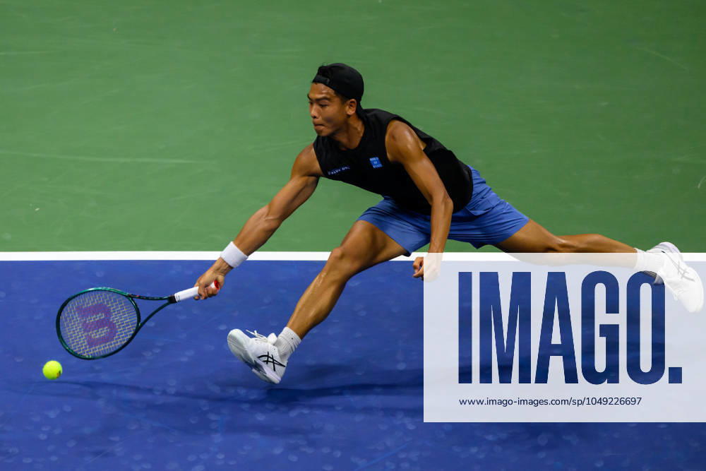2024 US Open Tennis Championships at the USTA Billie Jean King National Tennis Centre Featuring: Tu Li Where: Queens, New York, United States When: 27 Aug 2024 Credit: David Lobel INSTARimages . NOT FOR USE BY NEWSPAPERS BASED IN THE UK.