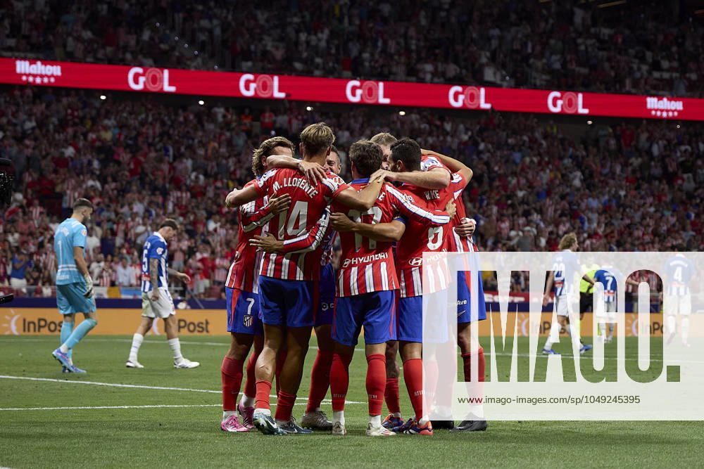 Rodrigo Riquelme of Atletico de Madrid celebrates with his team mates after scoring his team s first goal which is later disallowed during the LaLiga EA Sports match between Atletico de Madrid and RCD Espanyol at Cívitas Metropolitano on August 28, 2024 in Madrid, Spain. (Photo by: LGM Panoramic) Football : Atletico de Madrid vs RCD Espanyol - la liga EA - 28 08 2024 LGM Panoramic