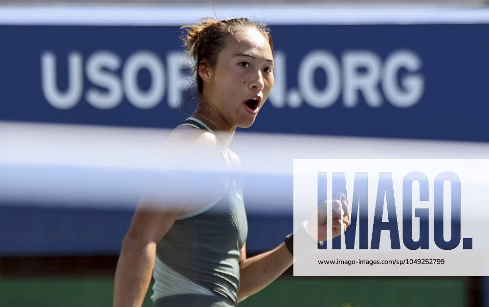 (240829) -- NEW YORK, Aug. 29, 2024 -- Zheng Qinwen of China celebrates scoring during the women s singles second round match against Erika Andreeva of Russia at the 2024 US Open tennis championships in New York, the United States, on Aug. 28, 2024. ) (SP)U.S.-NEW YORK-TENNIS-US OPEN-WOMEN S SINGLES LixRui