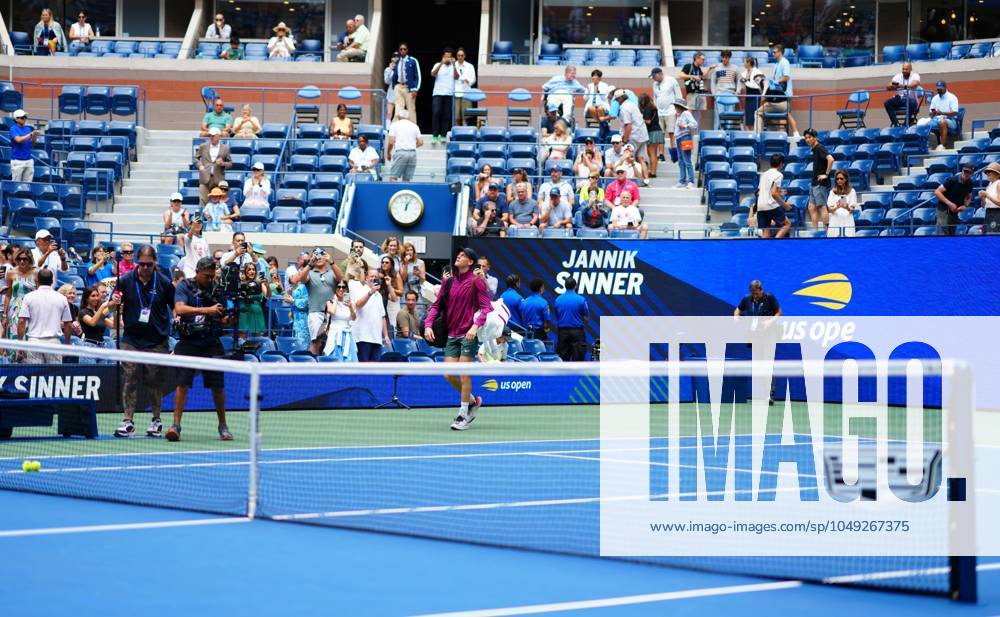 Jannik Sinner gets cheered onto court for his second round match US Open Championships 2024, Day Four, Flushing Meadows, New York, USA - 29 Aug 2024