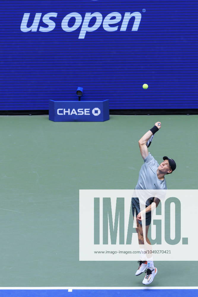 Jannik Sinner during Day 4 of his match against Alex Michelsen in the 2024 US Open held at the USTA Billie Jean King National Tennis Center on Thursday August 29, 2024 in the Flushing neighborhood of the Queens borough of New York City. JAVIER ROJAS PI Flushing Meadows USA - ZUMAp124 20240829_zaa_p124_013