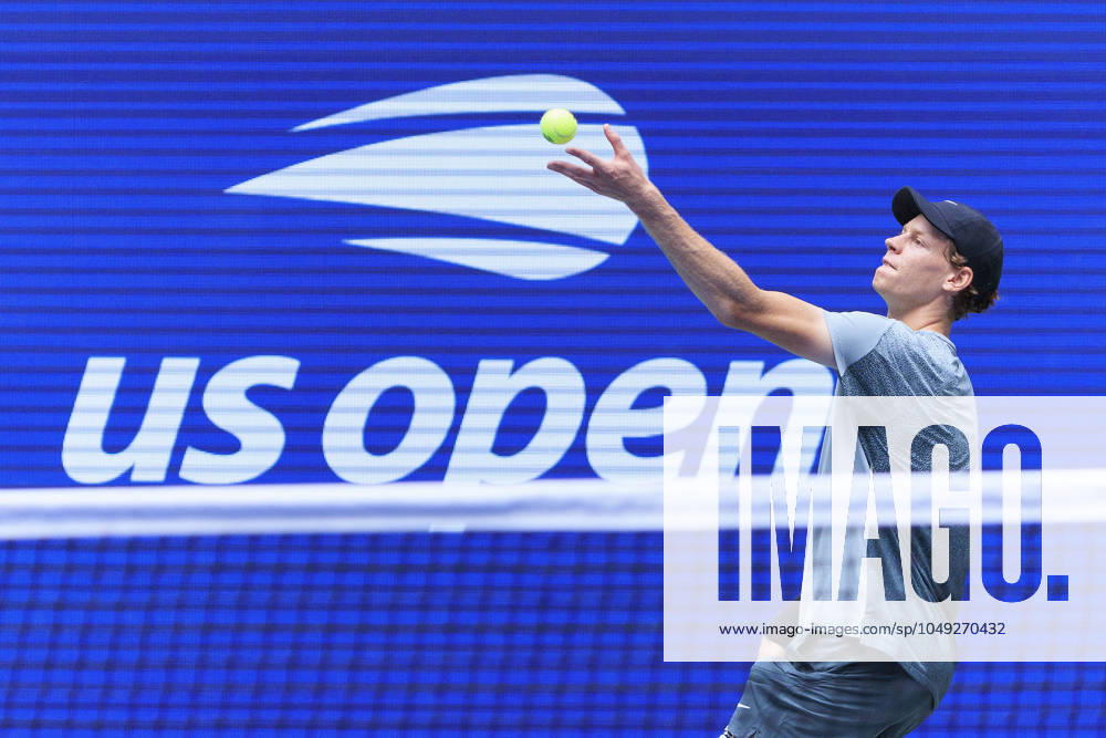 Jannik Sinner during Day 4 of his match against Alex Michelsen in the 2024 US Open held at the USTA Billie Jean King National Tennis Center on Thursday August 29, 2024 in the Flushing neighborhood of the Queens borough of New York City. JAVIER ROJAS PI Flushing Meadows USA - ZUMAp124 20240829_zaa_p124_021