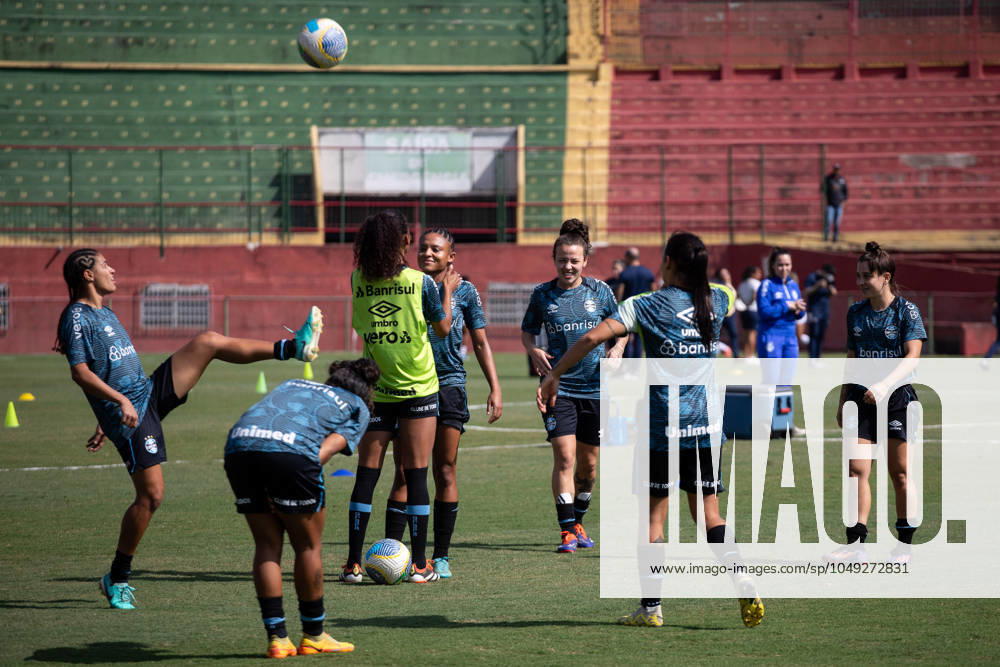 São Paulo x Grêmio Feminino SÃO PAULO, SP - 29.08.2024: SÃO PAULO X GRÊMIO FEMININO - Grêmio during warm-up for the match against São Paulo, valid for the quarter-finals of the Brazilian Women& 39;s Football Championship and held on the afternoon of this Thursday (29) at the Canindé Stadium in São Paulo, SP. (Photo: Rodilei Morais Fotoarena) x2602324x RodileixMorais