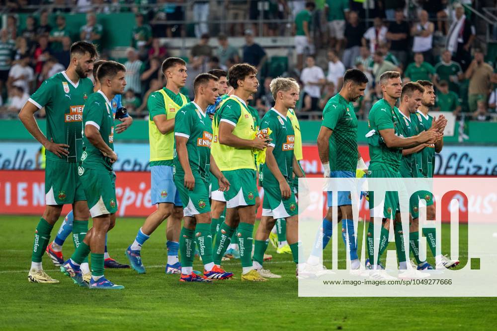SOCCER - UEFA EL, Rapid vs Braga VIENNA,AUSTRIA,29.AUG.24 - SOCCER - UEFA Europa League, qualification, SK Rapid Wien vs Sporting Club de Braga. Image shows the team of Rapid. GEPAxpictures xPhilippxBrem