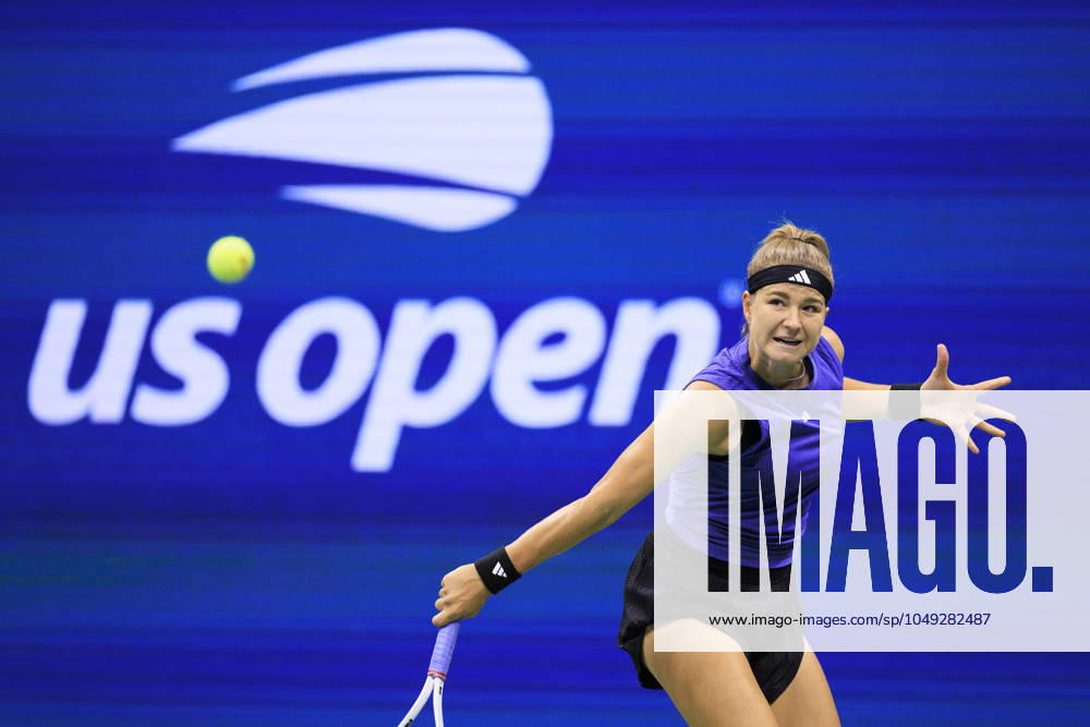 Karolina Muchova hits a return backhand during her match against Naomi Osaka on Day 4 in the 2024 US Open held at the USTA Billie Jean King National Tennis Center on Thursday August 29, 2024 in the Flushing neighborhood of the Queens borough of New York City. JAVIER ROJAS PI Flushing Meadows USA - ZUMAp124 20240829_zaa_p124_116