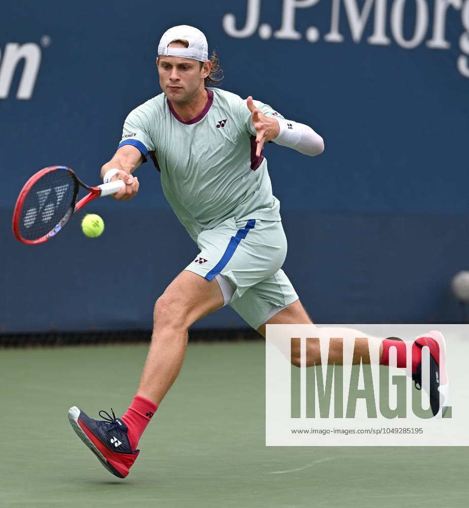 Zizou Bergs of Belgium plays against Flavio Cobolli of Italy during the Men s Singles: Round 2 of the U.S. Open tennis tournament at USTA Billie Jean King National Tennis Center, New York, NY, August 29, 2024. (Photo by Anthony Behar Sipa USA) ANTHONYxBEHAR x0757899786stx