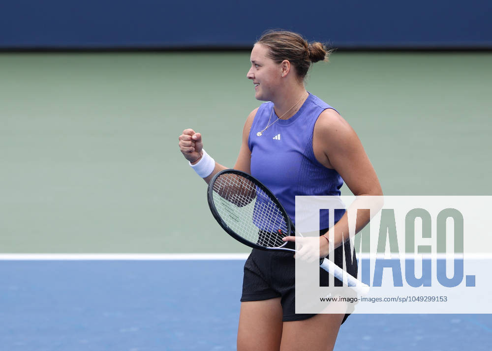 Jule Niemeier GER makes a fist and cheers, cheers, joy, emotion