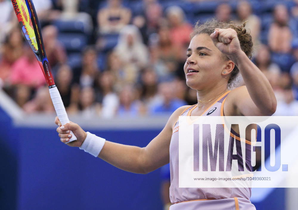 Jasmine Paolini celebrates after winning her match against Yulia Putintseva during Day 6 of the 2024 US Open held at the USTA Billie Jean King National Tennis Center on Saturday August 31, 2024 in the Flushing neighborhood of the Queens borough of New York City. JAVIER ROJAS PI Flushing Meadows USA - ZUMAp124 20240831_zaa_p124_027