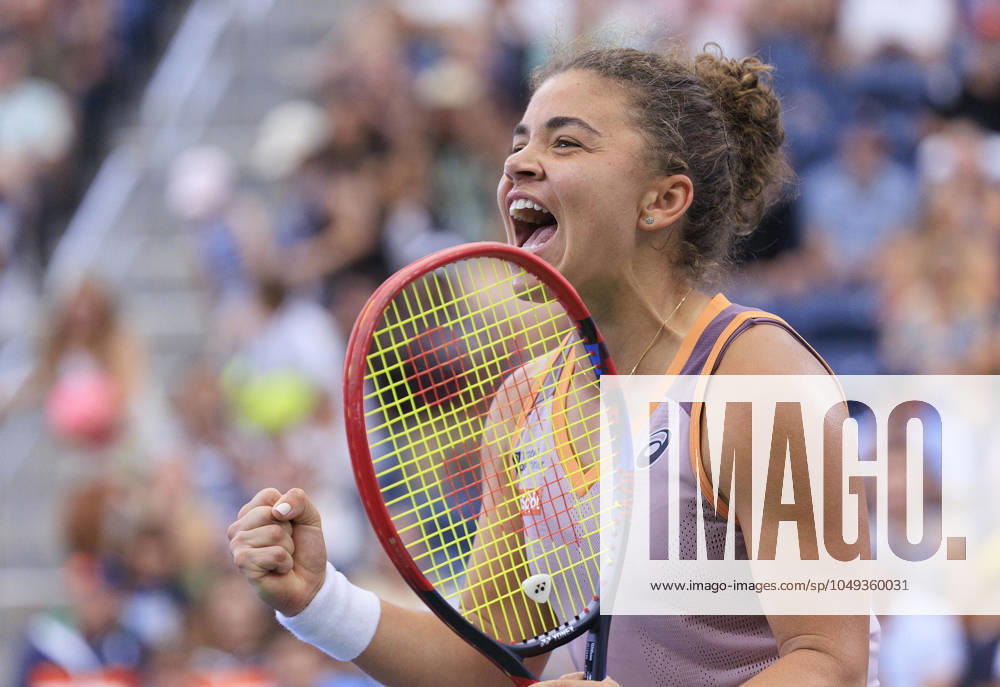 Jasmine Paolini celebrates after winning her match against Yulia Putintseva during Day 6 of the 2024 US Open held at the USTA Billie Jean King National Tennis Center on Saturday August 31, 2024 in the Flushing neighborhood of the Queens borough of New York City. JAVIER ROJAS PI Flushing Meadows USA - ZUMAp124 20240831_zaa_p124_029