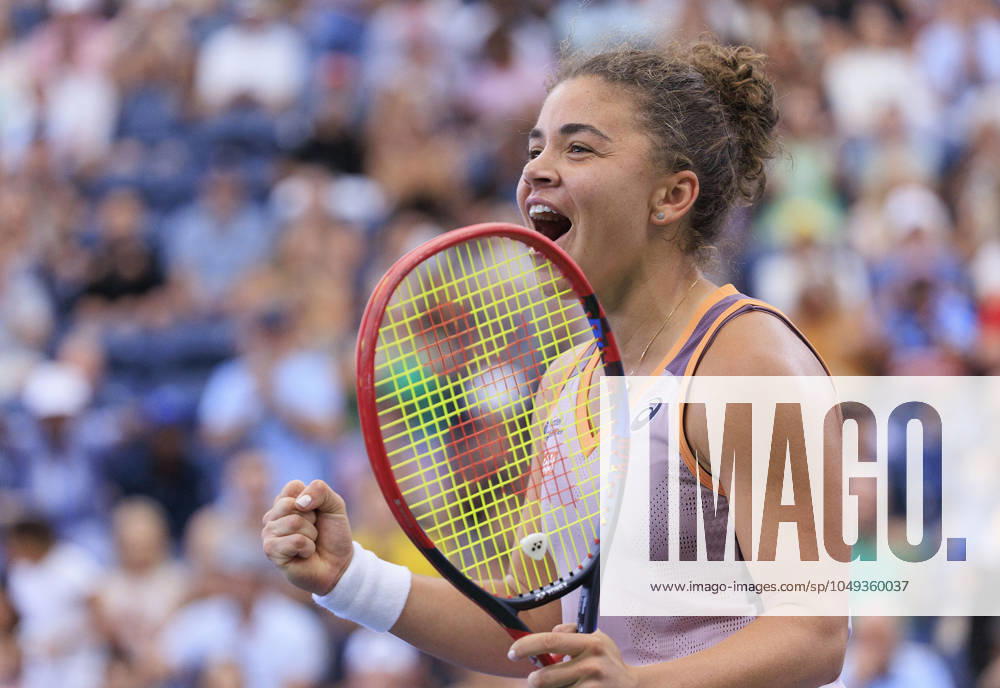 Jasmine Paolini celebrates after winning her match against Yulia Putintseva during Day 6 of the 2024 US Open held at the USTA Billie Jean King National Tennis Center on Saturday August 31, 2024 in the Flushing neighborhood of the Queens borough of New York City. JAVIER ROJAS PI Flushing Meadows USA - ZUMAp124 20240831_zaa_p124_030