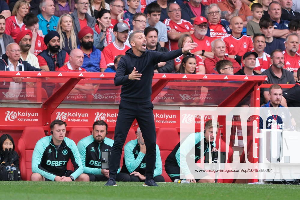 31st August 2024; The City Ground, Nottingham, England; Premier League Football, Nottingham Forest versus Wolverhampton Wanderers; Wolverhampton wanderers Head Coach Gary Oneil shouts instructions to his team ActionPlus12688330 PaulxBonser Content restricted for UK based newspaper