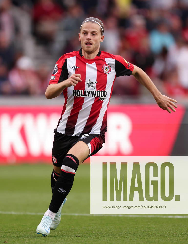 London, England, 31st August 2024. Brentford s Mathias Jensen during the Premier League match at Gtech Community Stadium, London. Picture credit should read: David Klein Sportimage . SPI-3288-0046