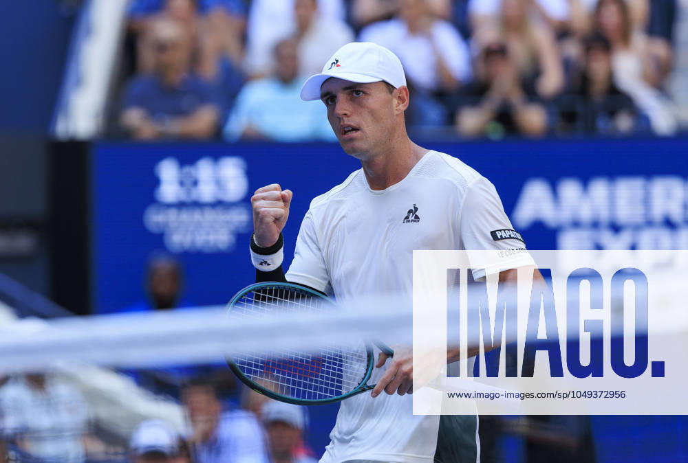Christopher Oâ€⠢Connell reacts towards his team after winning a game during Day 6 of his match against Jannik Sinner in the 2024 US Open held at the USTA Billie Jean King National Tennis Center on Saturday August 31, 2024 in the Flushing neighborhood of the Queens borough of New York City. JAVIER ROJAS PI Flushing Meadows USA - ZUMAp124 20240831_zaa_p124_102