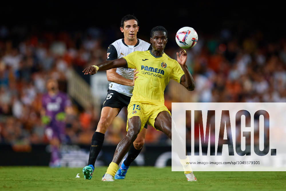 Valencia CF v Villarreal CF - LaLiga EA Sports Thierno Barry of Villarreal CF competes for the ball with Cesar Tarrega of Valencia CF during the LaLiga EA Sports match between Valencia CF and Villarreal CF at Mestalla stadium in Valencia, Spain, on August 31, 2024. Valencia Spain