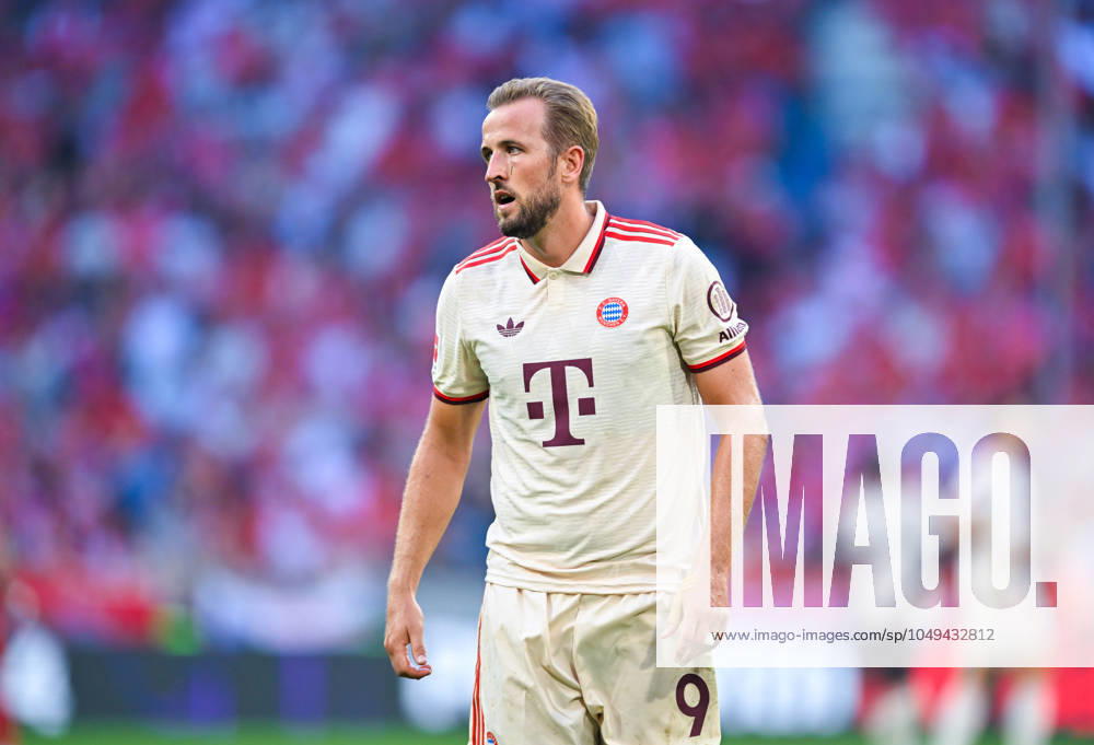 Harry Kane FC Bayern Muenchen looks on, Bundesliga, FC Bayern München v SC Freiburg, Allianz Arena on September 01, 2024 in Munich, Germany Photo by Silas Schueller DeFodi Images Harry Kane FC Bayern Muenchen looks on, Bundesliga, FC Bayern München v SC Freiburg, Allianz Arena on September 1, 2024 in Munich, Germany Photo by Silas Schueller DeFodi Images DFL regulations prohibit any use of photographs as image sequences and or quasi video Defodi 738 738 BAYSCF 20240901 268 Defodi-738 DFL regulations prohibit any use of photographs as image sequences and or quasi-video.