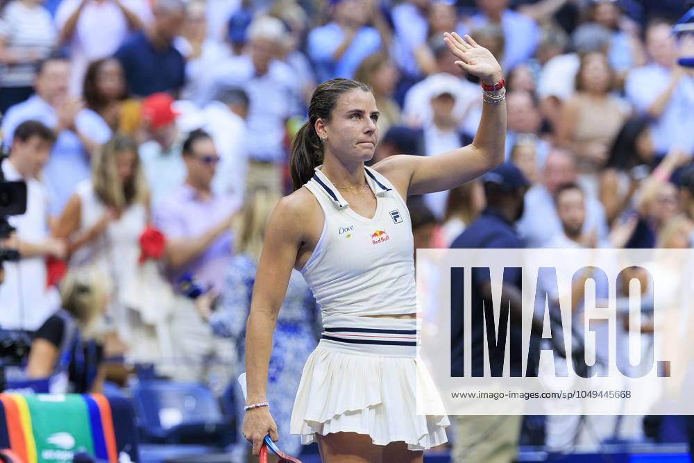 Emma Navarro celebrates after winning her match against Coco Gauff on Day 7 of the 2024 US Open held at the USTA Billie Jean King National Tennis Center on Sunday September 1, 2024 in the Flushing neighborhood of the Queens borough of New York City. JAVIER ROJAS PI Flushing Meadows USA - ZUMAp124 20240901_zaa_p124_054