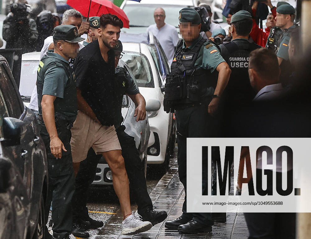 The Valencia CF footballer Rafa Mir spends his second night in jail and will be transferred to the judge The Valencia CF footballer Rafa Mir passes to judicial disposition, from the Command of the Civil Guard, on September 4, 2024, in Valencia, Valencian Community Spain The Valencia CF footballer Rafa Mir has spent his second night in jail after being arrested last Monday for a sexual assault on a woman The complaint was filed by a young woman of 25 years who claimed to have suffered a sexual assault along with another young woman, According to the complainant, another man, who was being sought for his alleged involvement in the incident and who was also arrested 04 SEPTEMBER 2024 PIXELADA Valencia Comunidad Valenciana Valencia Comunidad Valenciana Spain