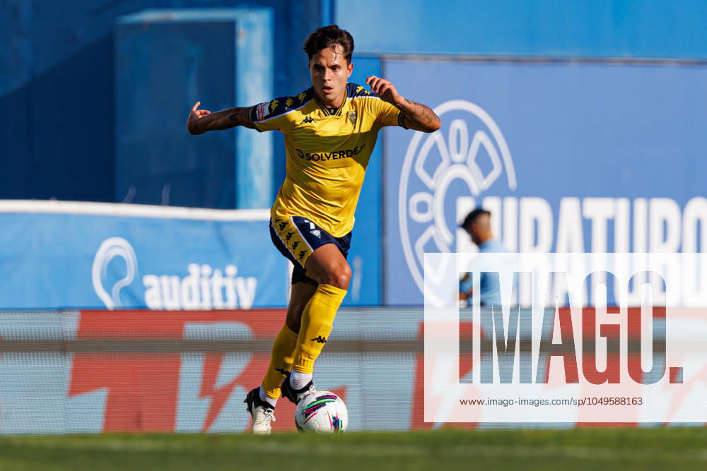 Vinicius Zanocelo seen in action during Liga Portugal game between teams of GD Estoril Praia and Gil Vicente FC at Estadio Antonio Coimbra da Mota Estoril Estadio Antonio Coimbra da Mota Portugal
