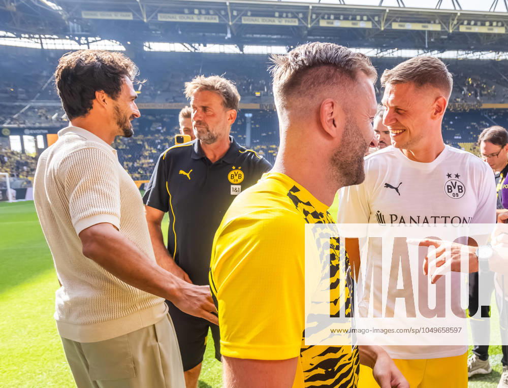 Football, Season 2024 2025, Farewell match of Lukasz Piszczek and Jakub Blaszczykowski, Jürgen Klopp welcomes Mats Hummels Dortmund Signal Iduna Park NRW Germany xRHR PHOTO YYx