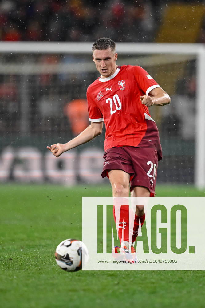 Michel Aebischer Switzerland controls the ball during the UEFA Nations League 2024 2025 League A Group 4 match between Switzerland and Spain at Stade de Geneve on September 8, 2024 in Geneva, Switzerland Defodi 541 SFVESP240908 114 Defodi-541