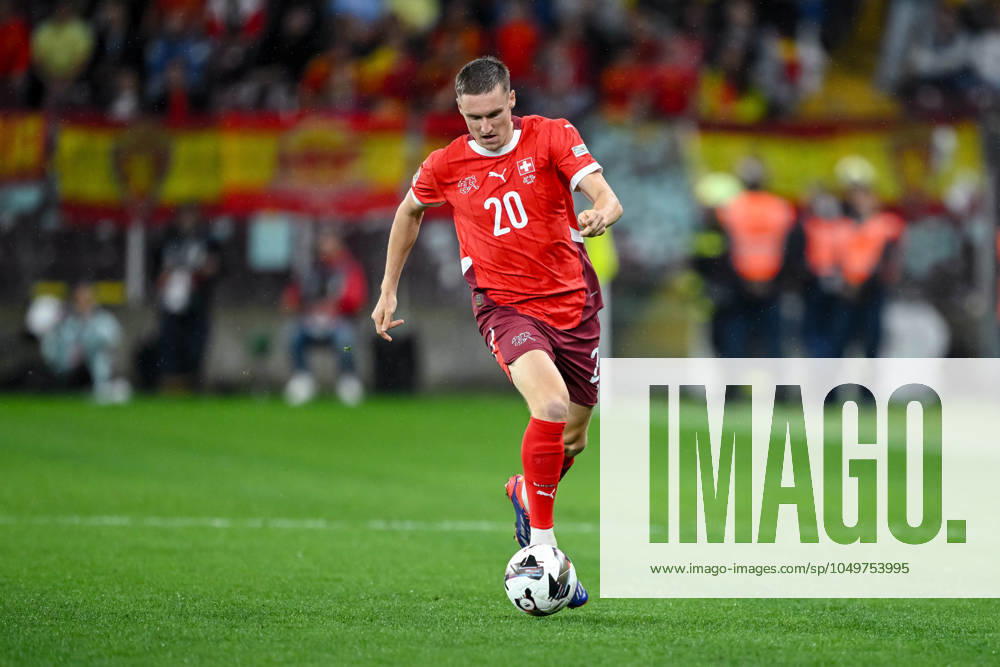 Michel Aebischer Switzerland controls the ball during the UEFA Nations League 2024 2025 League A Group 4 match between Switzerland and Spain at Stade de Geneve on September 8, 2024 in Geneva, Switzerland Defodi 541 SFVESP240908 187 Defodi-541