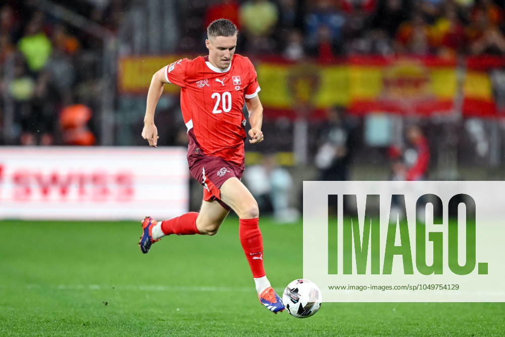 Michel Aebischer Switzerland controls the ball during the UEFA Nations League 2024 2025 League A Group 4 match between Switzerland and Spain at Stade de Geneve on September 8, 2024 in Geneva, Switzerland Defodi 541 SFVESP240908 185 Defodi-541