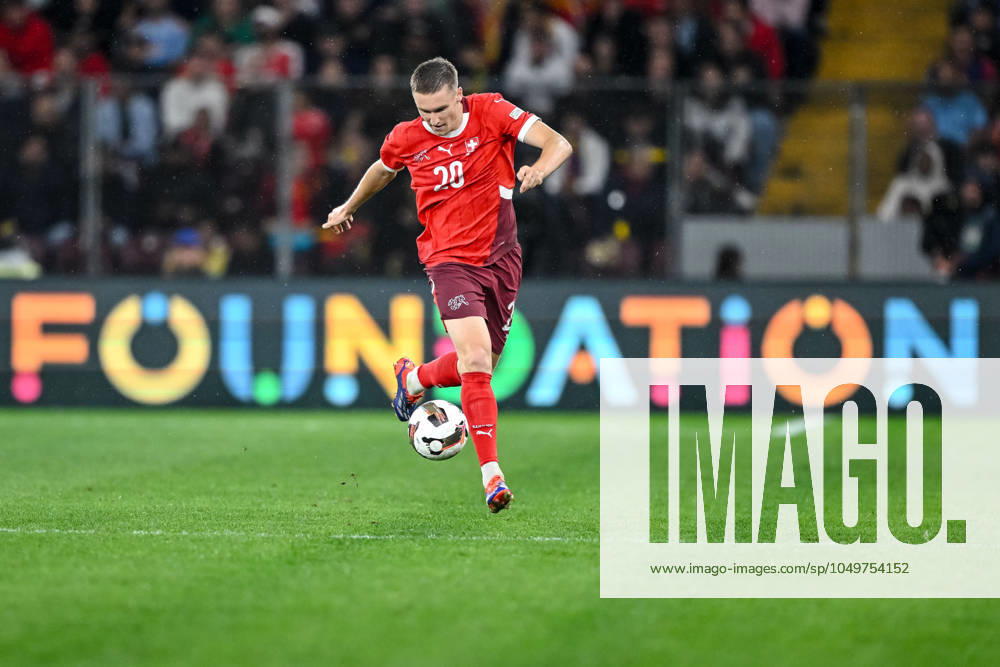 Michel Aebischer Switzerland controls the ball during the UEFA Nations League 2024 2025 League A Group 4 match between Switzerland and Spain at Stade de Geneve on September 8, 2024 in Geneva, Switzerland Defodi 541 SFVESP240908 237 Defodi-541