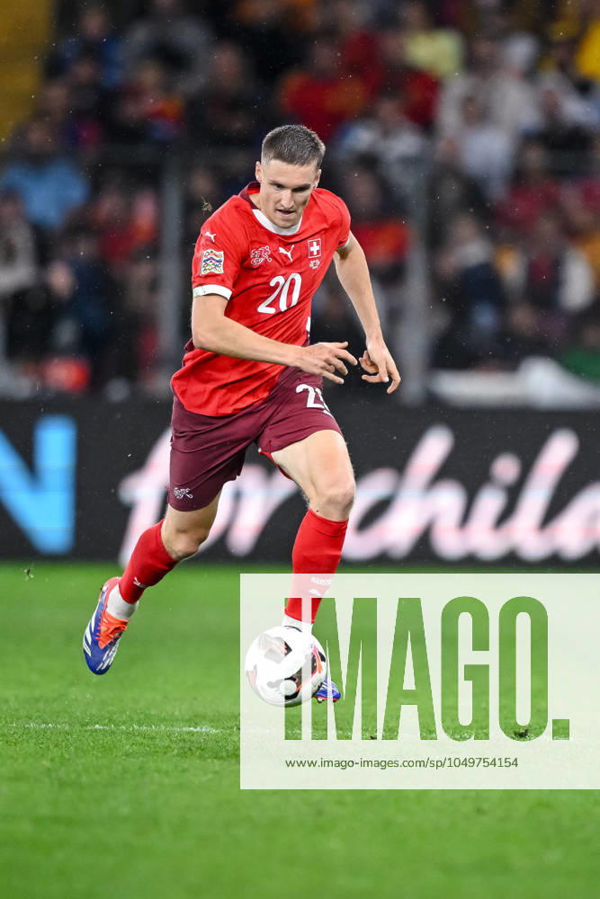 Michel Aebischer Switzerland controls the ball during the UEFA Nations League 2024 2025 League A Group 4 match between Switzerland and Spain at Stade de Geneve on September 8, 2024 in Geneva, Switzerland Defodi 541 SFVESP240908 239 Defodi-541