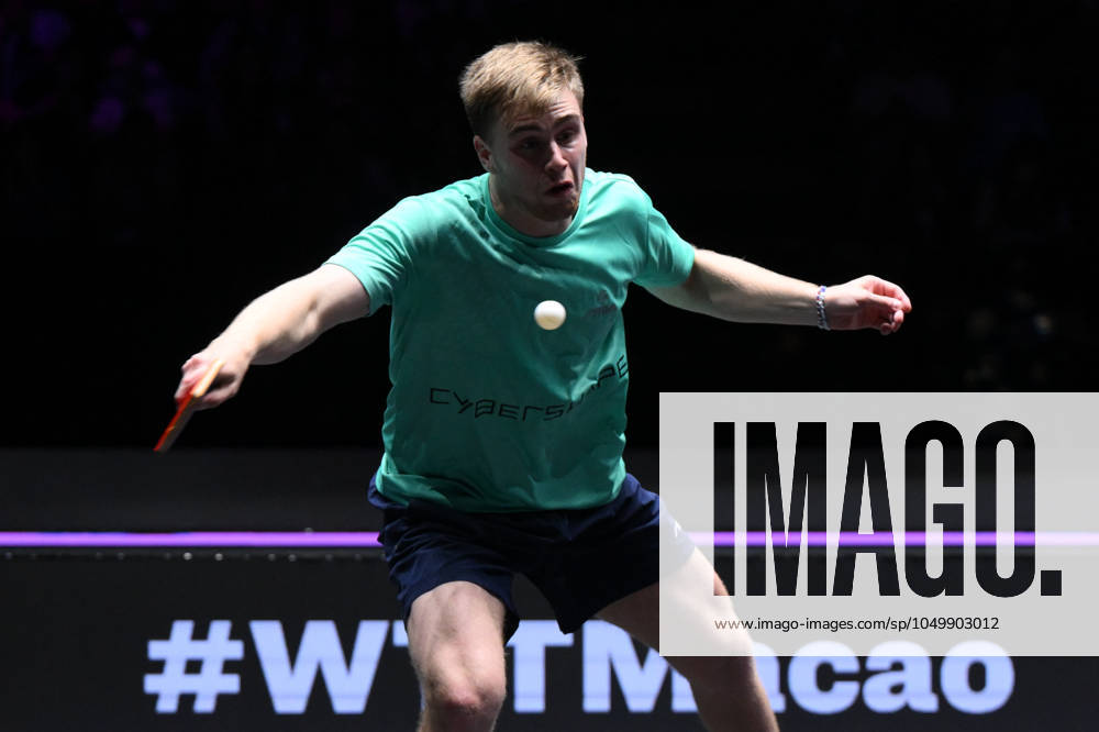 (240911) -- MACAO, Sept. 11, 2024 -- Truls Moregard hits a return during the men s singles round of 16 match between Truls Moregard of Sweden and Liam Pitchford of England at the 2024 World Table tennis, Tischtennis (WTT) Champions Macao in Macao, south China, Sept. 11, 2024. ) (SP)CHINA-MACAO-TABLE TENNIS-WTT-MEN S SINGLES (CN) CheongxKamxKa