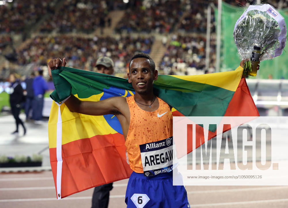 (240914) -- BRUSSELS, Sept. 14, 2024 -- Berihu Aregawi of Ethiopia celebrates after the men s 5000m final at the 2024 Diamond League Brussels Meeting in Brussels, Belgium, Sept. 13, 2024. ) (SP)BELGIUM-BRUSSELS-ATHLETICS-DIAMOND LEAGUE ZhaoxDingzhe