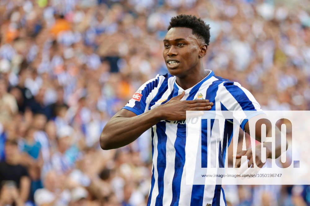 FC Porto v SC Farense - Liga Portugal Betclic Samu Omorodion of FC Porto celebrates after scoring his team s second goal during the Liga Portugal Betclic match between FC Porto and SC Farense at Estadio do Dragao on September 15, 2024 in Porto, Portugal. Porto Portugal