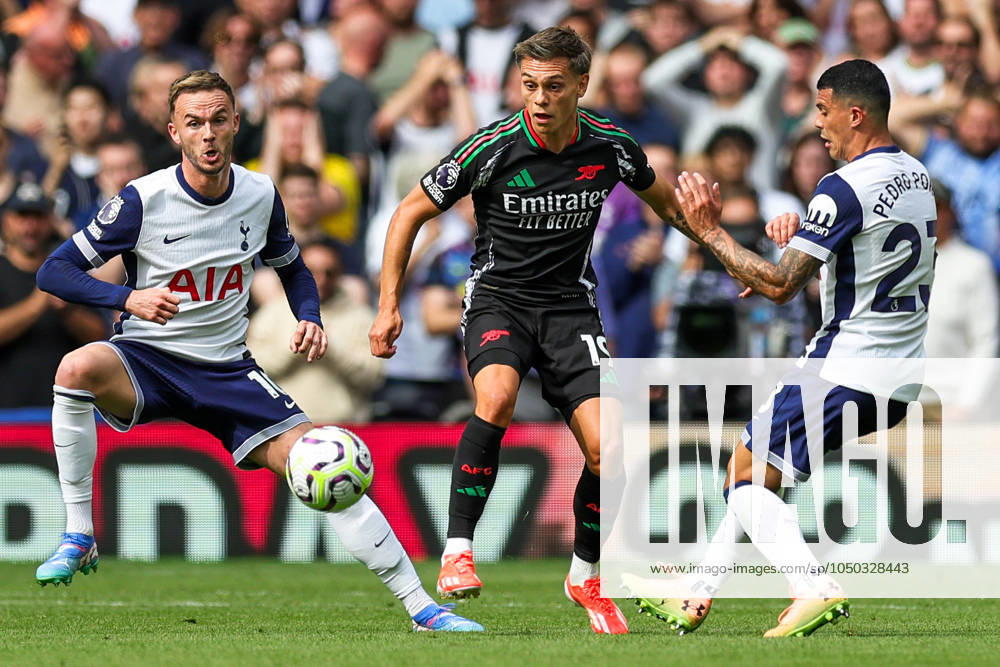Tottenham Hotspur v Arsenal Premier League 15 09 2024. Leandro Trossard (19) of Arsenal during the Premier League match between Tottenham Hotspur and Arsenal at Tottenham Hotspur Stadium, London, United Kingdom on 15 September 2024. Editorial use only DataCo restrictions apply See www.football-dataco.com ,