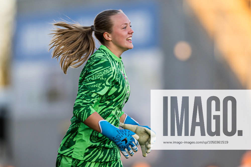 Helene Olsson of Norway after saving a penalty kick during a penalty shoot out during the under 15 friendly match between Norway and Sweden on September 17, 2024 in Jessheim Photo Marius Simensen BILDBYRAN COP 238 bbeng dam football fotball fotboll jubel norge norway soccer sverige sweden treningskamp