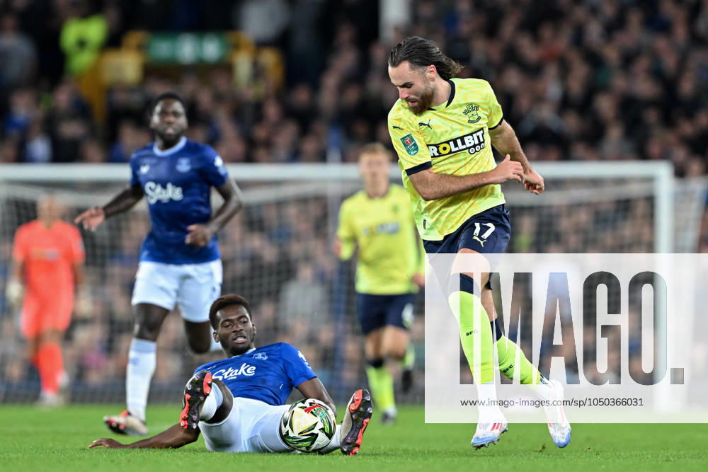 Carabao Cup Everton v Southampton Ben Brereton Diaz of Southampton rides Tim Iroegbunam of Everton challenge during the Carabao Cup match Everton vs Southampton at Goodison Park, Liverpool, United Kingdom, 17th September 2024 (Photo by Cody Froggatt News Images) Liverpool Goodison Park Merseyside United Kingdom